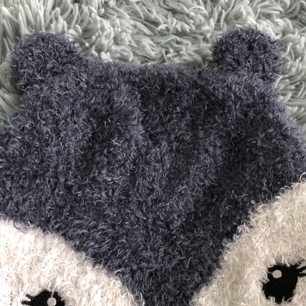 Girls Fuzzy Winter Hat - Picture 3 of 4